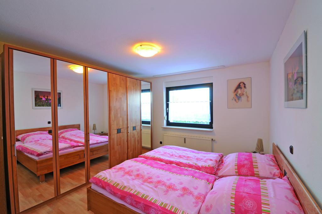 Ferienwohnung Heinen Schleiden Zimmer foto